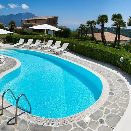 Minuta Luxury With Pool Scala
